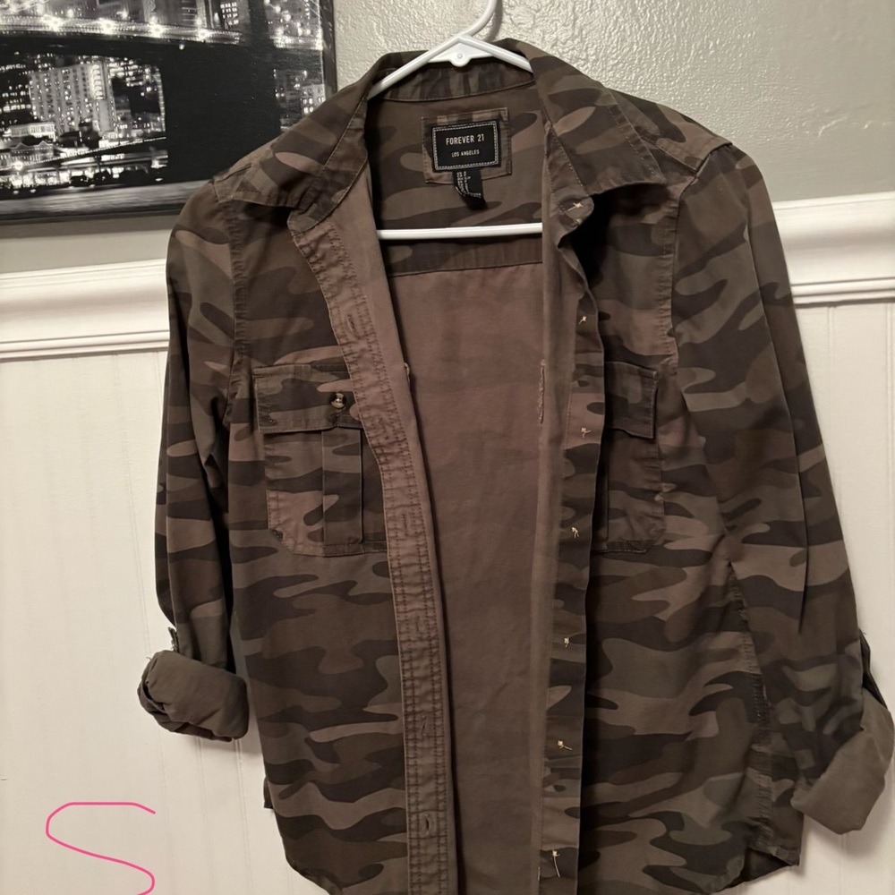 Forever 21 woman’s Brown Camouflage Field Jacket
